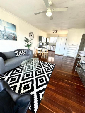Balmoral 2bed City Fringe Apartment